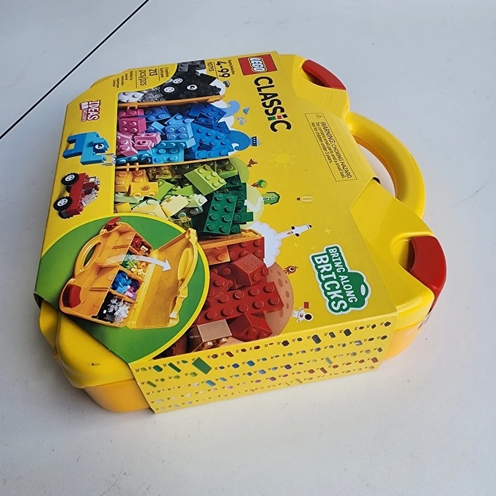 New Sealed Lego 10713 Creative Suitcase Building Complete Toy Set 213 Pieces